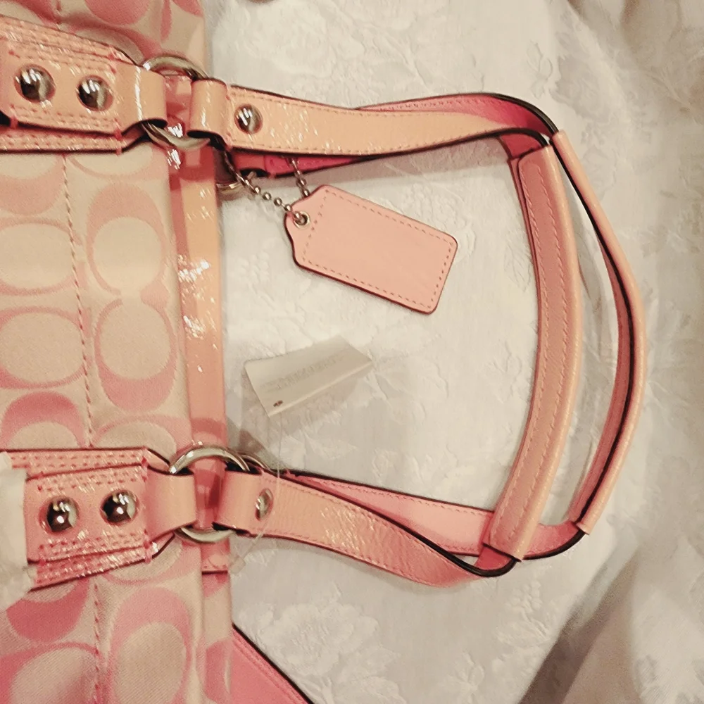 SOLD TO AUNT YV Coach Pink Signiture Ashley Bag + Wallet & checkbook š„ - Picture 2 of 10